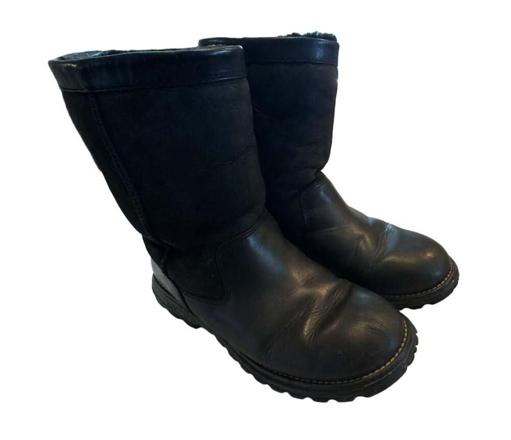 UGG Boots Size 8 Black Leather Shearling Winter Boots